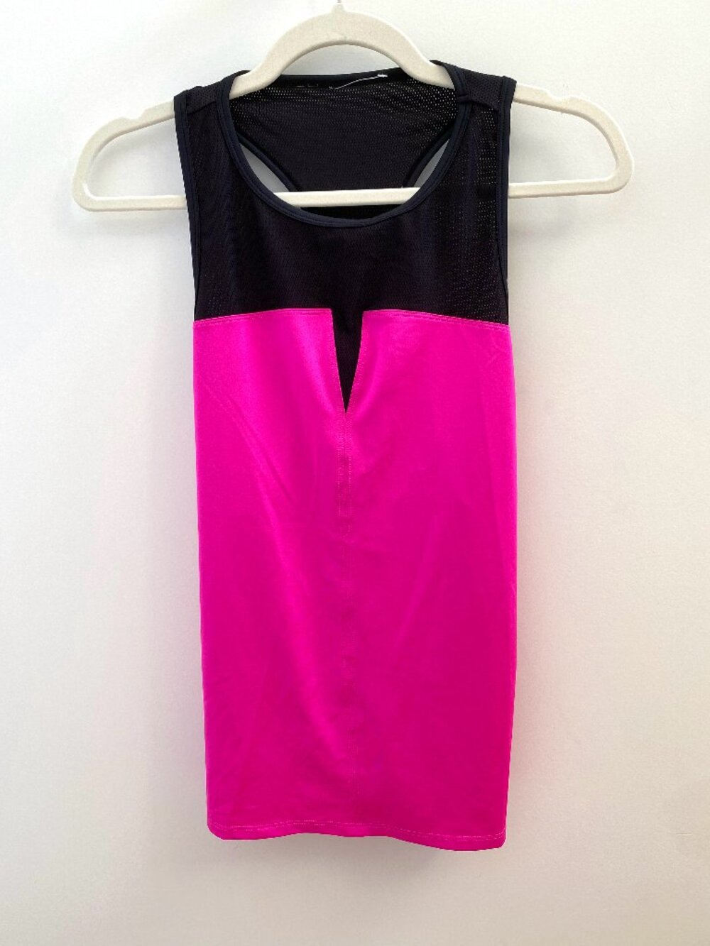 Tail Black and Bright Pink Racerback Tank Top Size Small